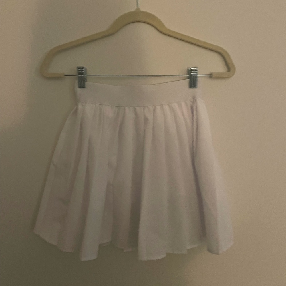 pleated white tennis skirt